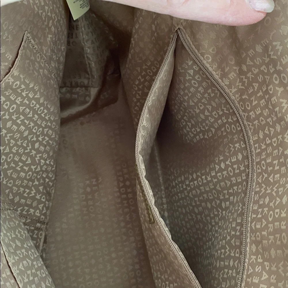 Kate Spade gold bag NWT Sized for day wear or carry on - Picture 11 of 12